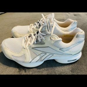 Reebok Easytone Women’s Walking Athletic Toning 10